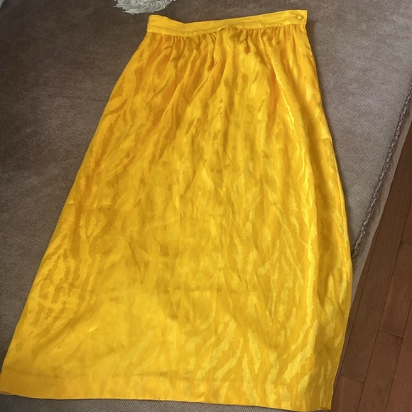 VNTG 100% SILK YELLOW ANIMAL PRINT MAXI SKRT SIDE BUTTON W/HOOK&EYE CLOSURE BOHO - Picture 9 of 16